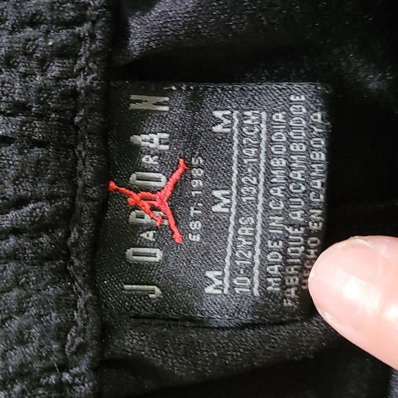 Boy's Air Jordan Shorts - Picture 2 of 4